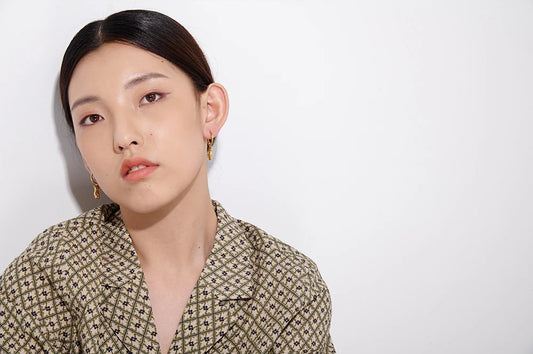 Body style metal golden hoop earrings - product image