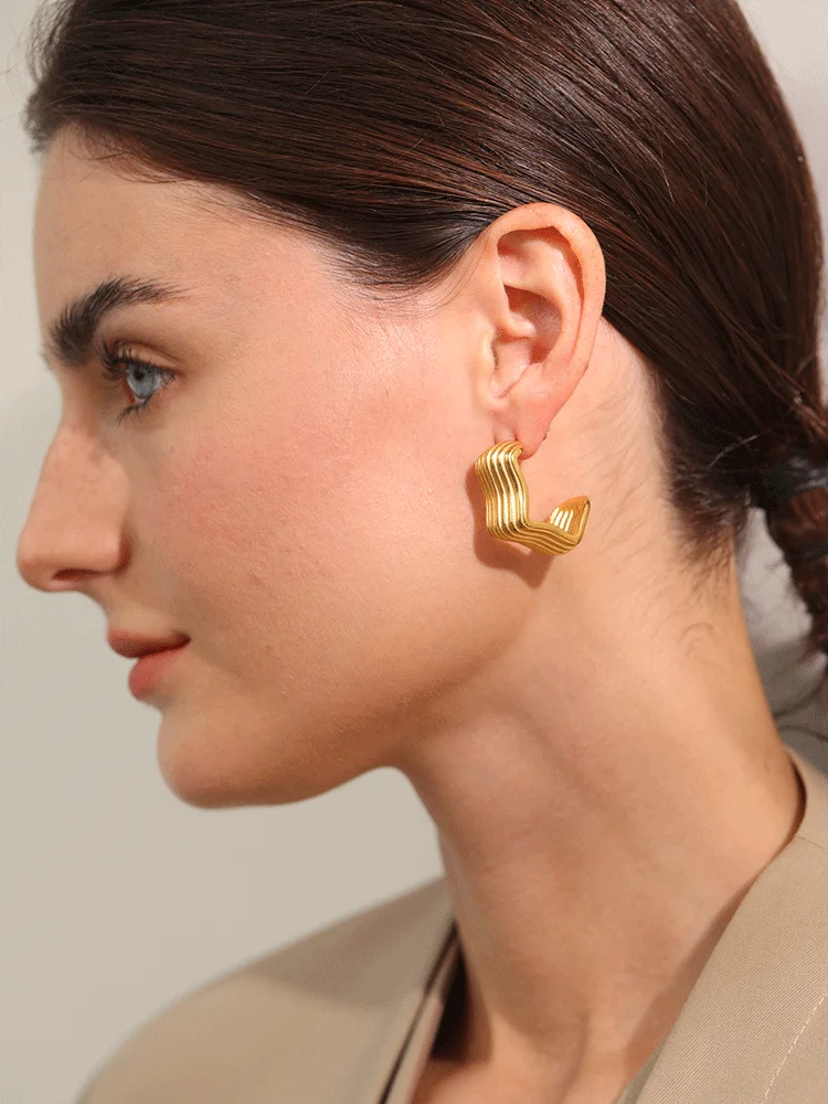 C-shape stripe gold color statement hoop earrings - product image