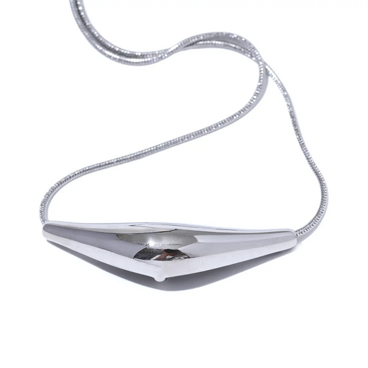 Cast pendant clavicle fashion necklace - product image