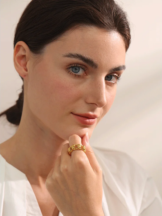 Chain hollow minimalist statement fashion ring - product image