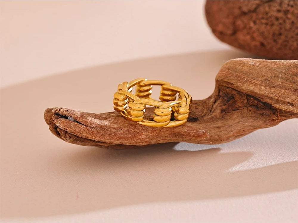 Chain hollow minimalist statement fashion ring - product image