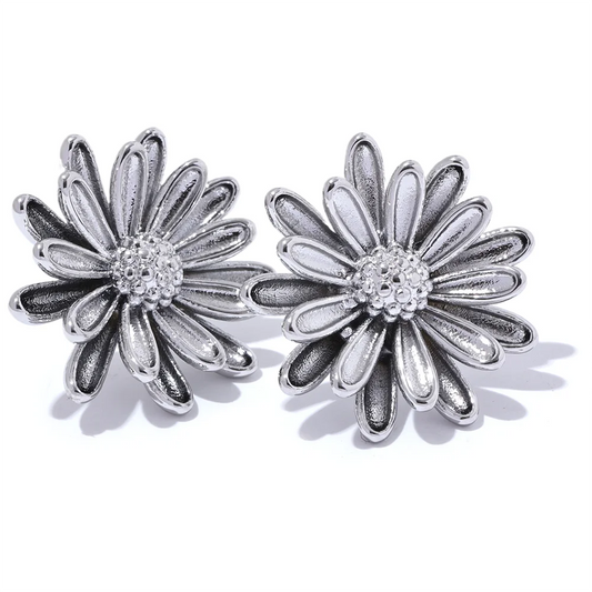 Chrysanthemum flower stud earrings - product image