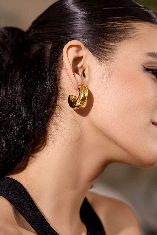 Chunky c shape huggie gold silver color earrings - product image