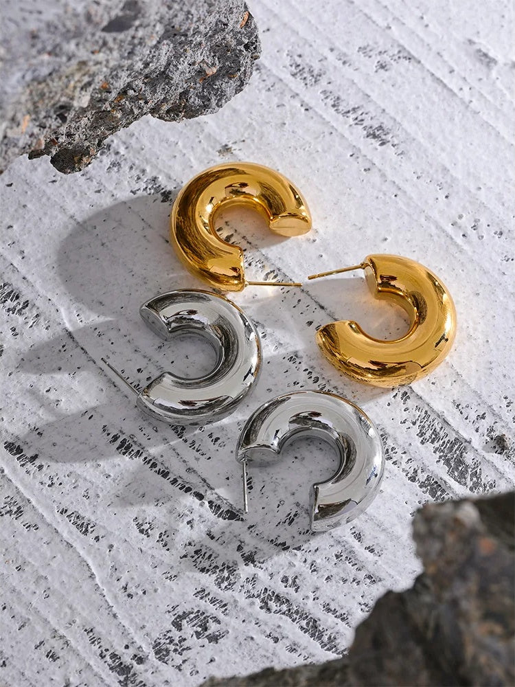 Chunky c shape huggie gold silver color earrings - product image