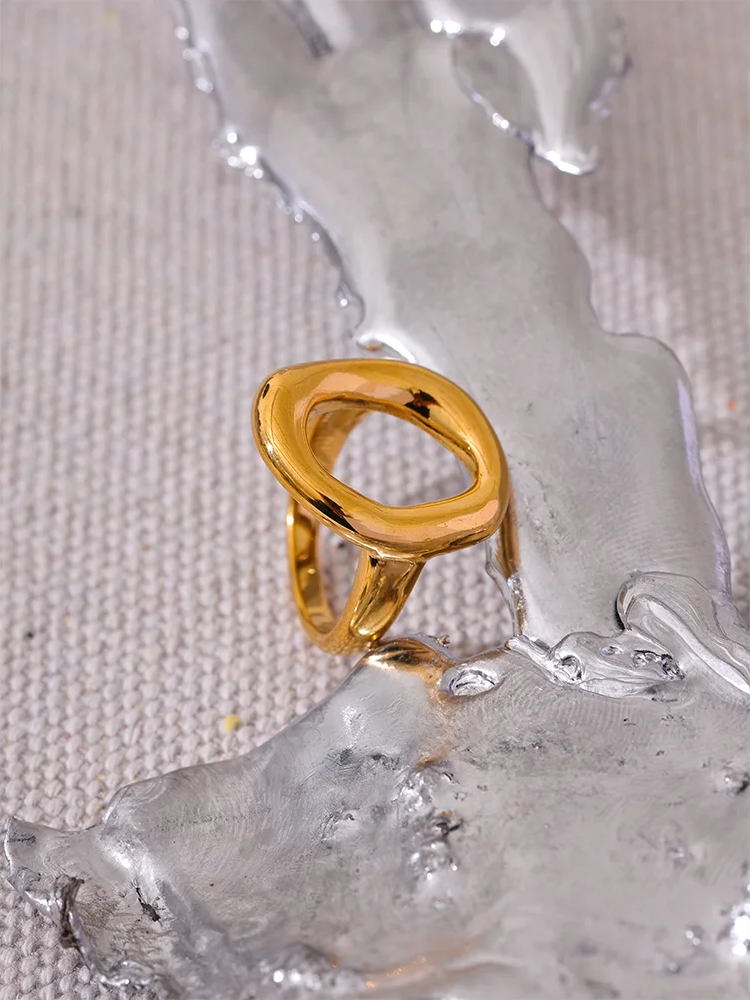 Contemporary hollow minimalist waterproof fashion ring - product image