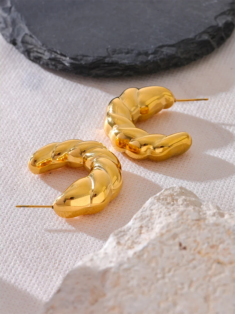Croissant c-shape twisted hoop earrings women - product image
