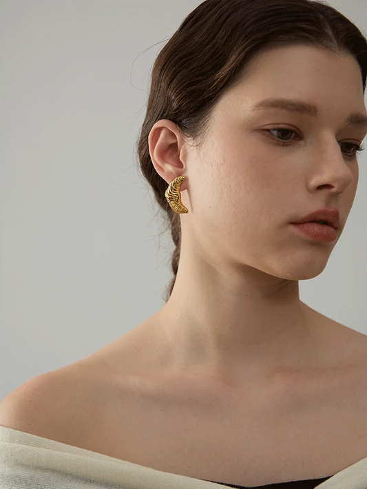 Croissant stud earrings gold stainless steel - product image