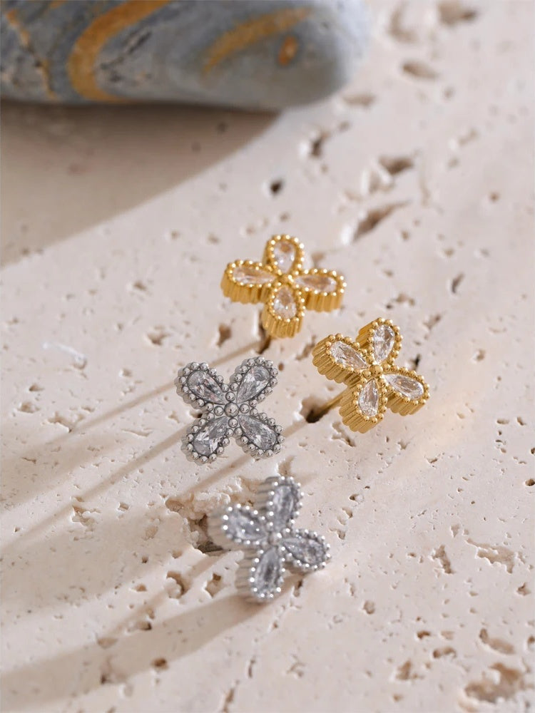 Cubic zirconia flower small stud earrings - product image