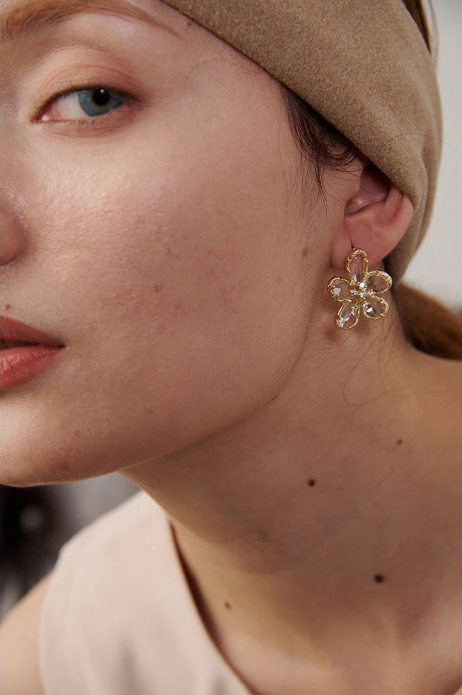 Cubic zirconia flower stud earrings - product image