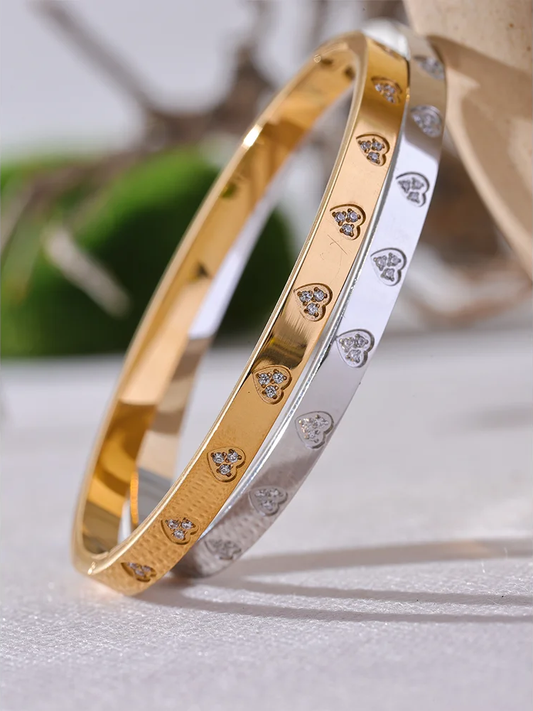 Cubic zirconia heart pattern fashion bangle bracelet - product image
