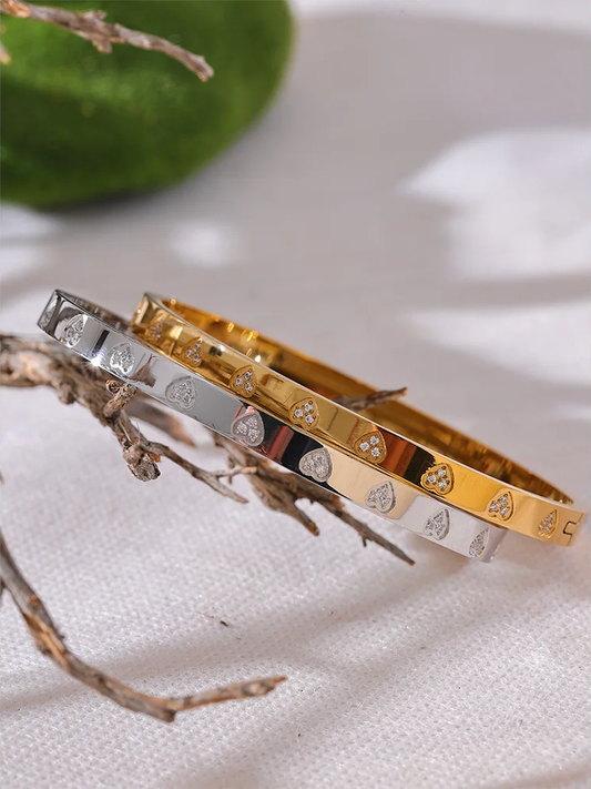 Cubic zirconia heart pattern fashion bangle bracelet - product image