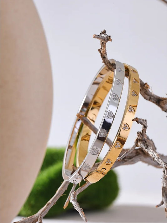 Cubic zirconia heart pattern fashion bangle bracelet - product image