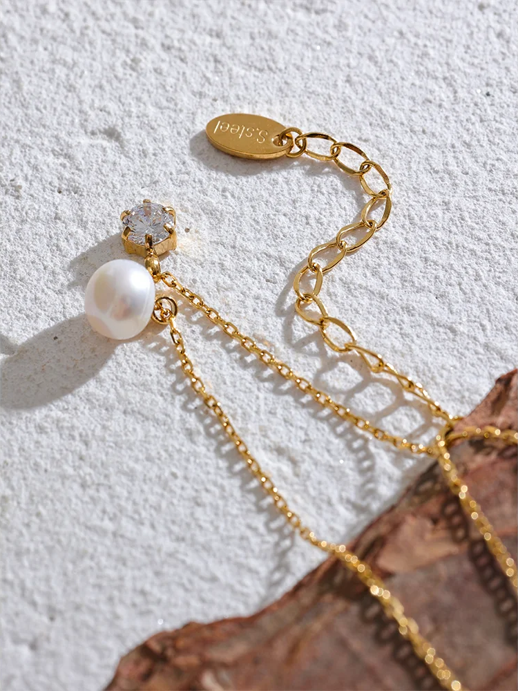 Cubic zirconia pearl pendant necklace - product image