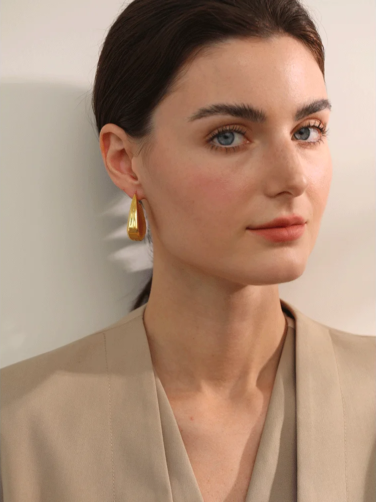 Exclusive thick modern stylish stud earrings - product image