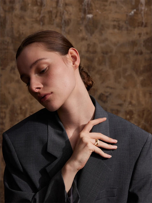 Exquisite beige enamel fashion ring - product image
