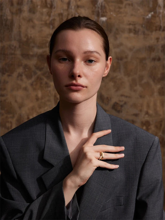Exquisite beige enamel fashion ring - product image