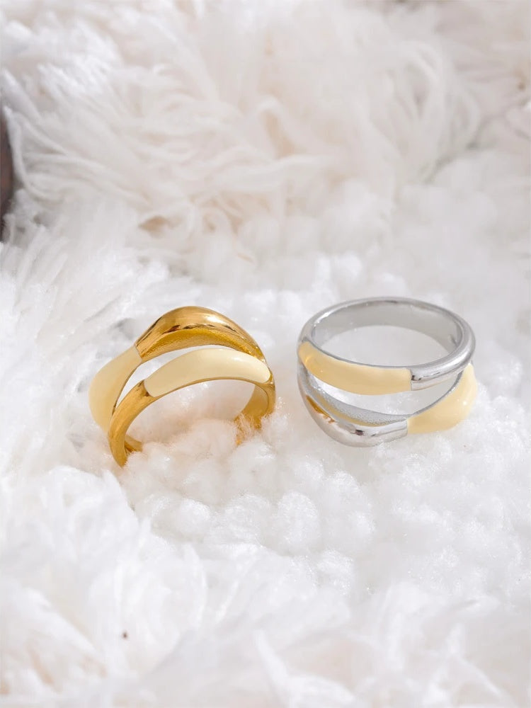 Exquisite beige enamel fashion ring - product image