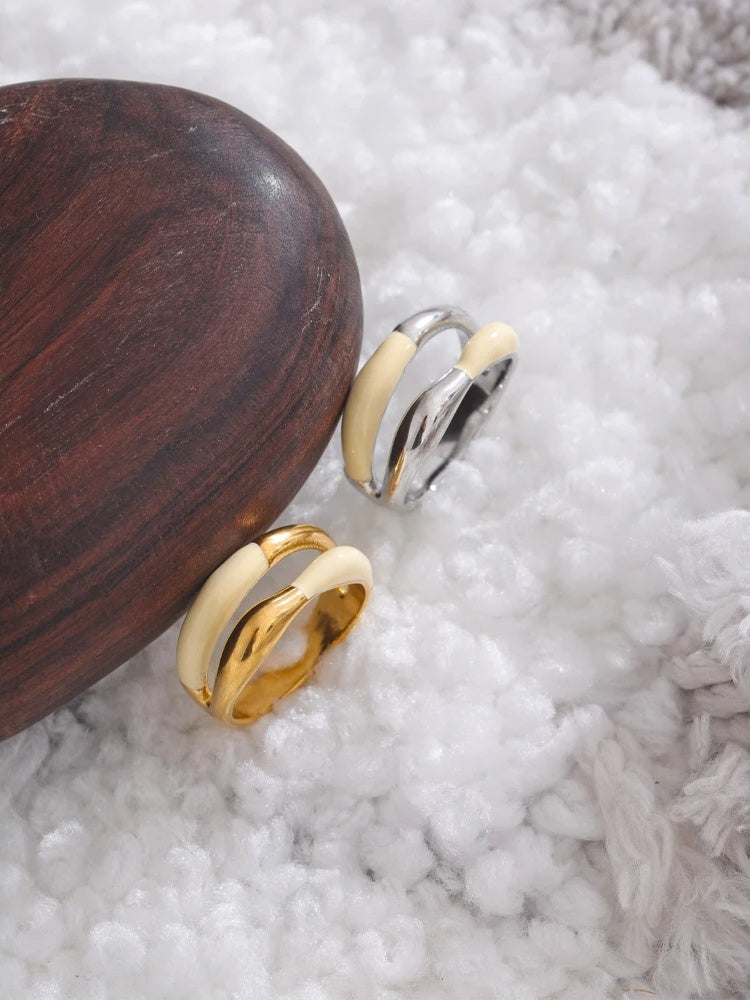 Exquisite beige enamel fashion ring - product image