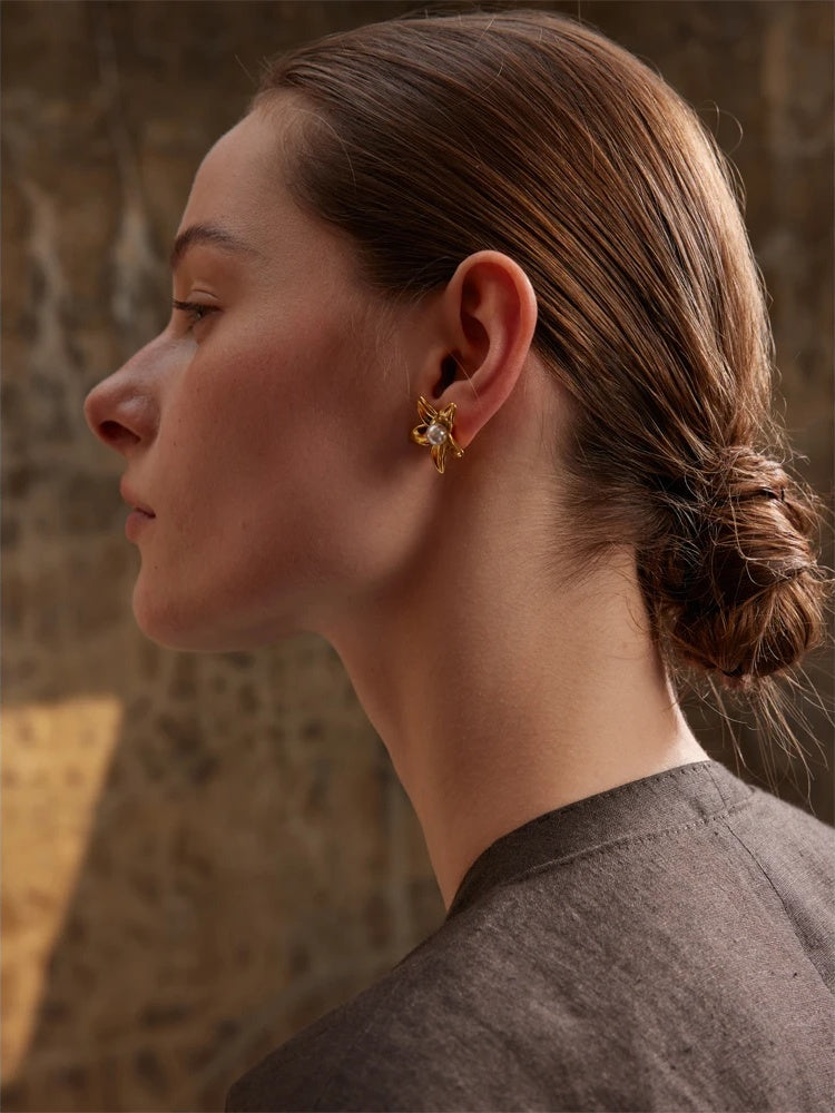Flower imitation pearl stud earrings - product image