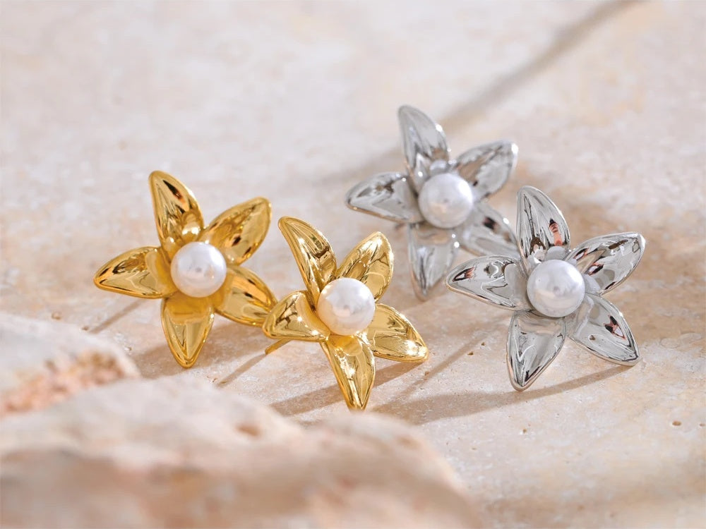 Flower imitation pearl stud earrings - product image