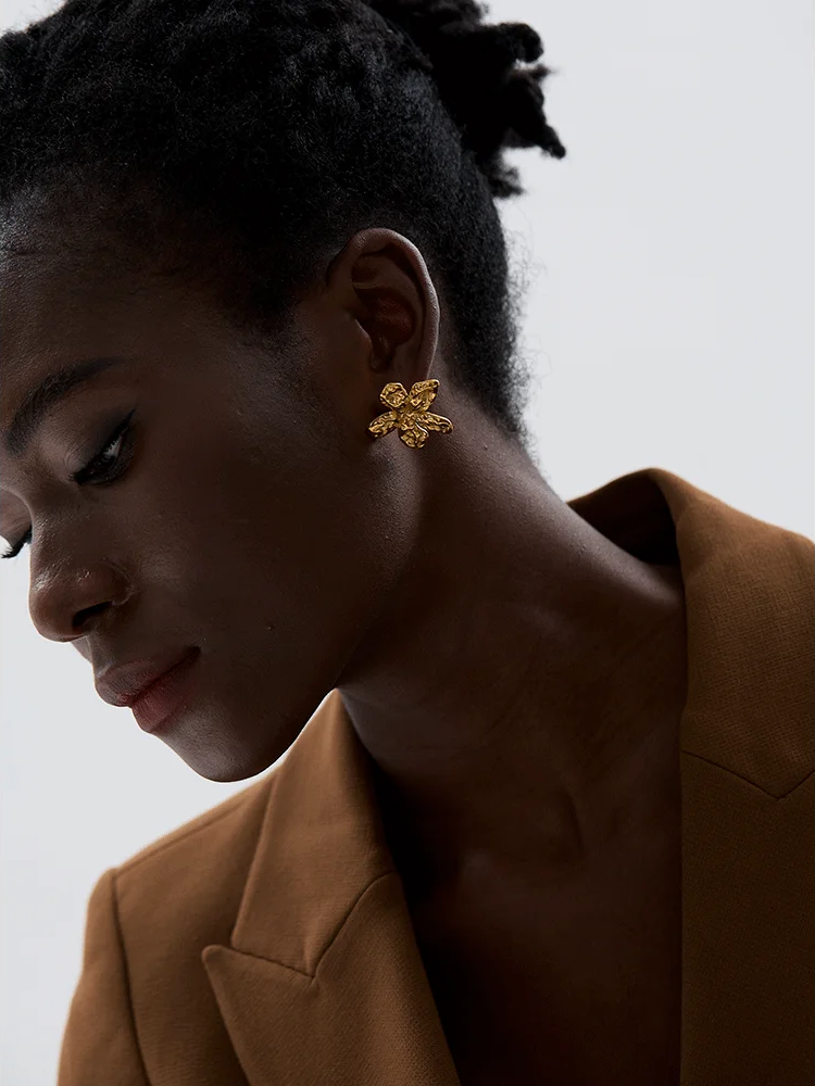 Flower metal cast stud earrings push-back women - product image