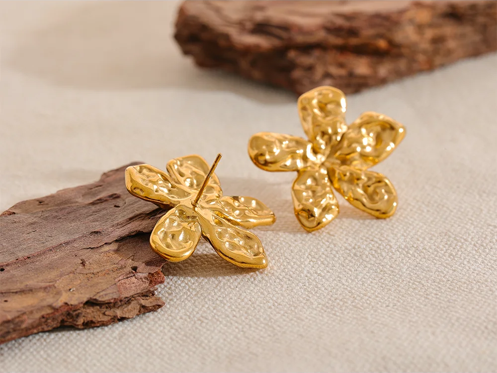 Flower metal cast stud earrings push-back women - product image