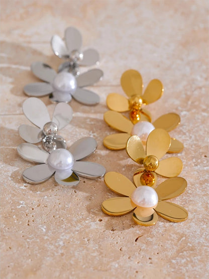 Glossy flower pearl drop earrings women - product image