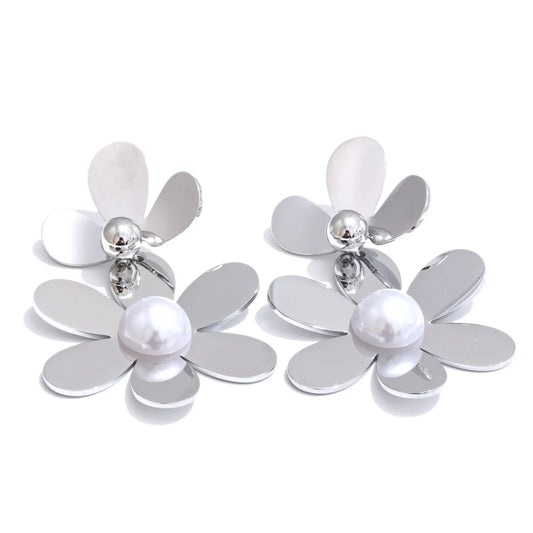 Glossy flower pearl drop earrings women - product image