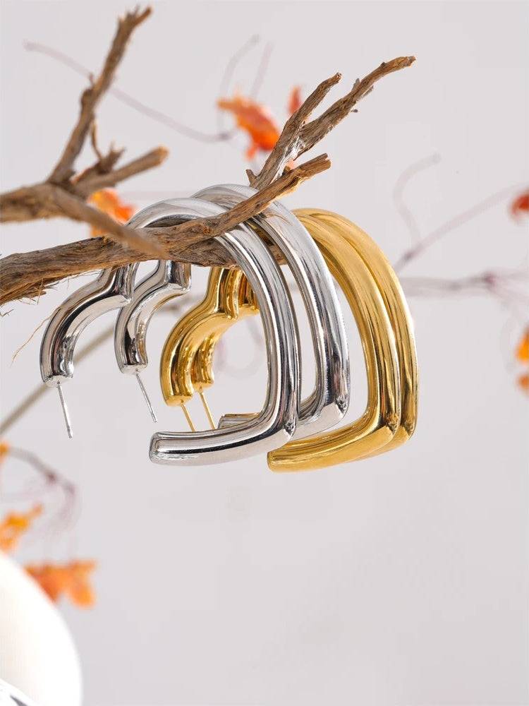 Glossy heart hollow hoop earrings - product image