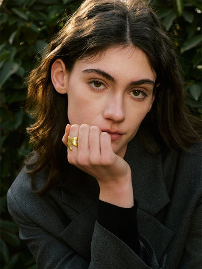 Hammered starfish open minimalist ring - product image