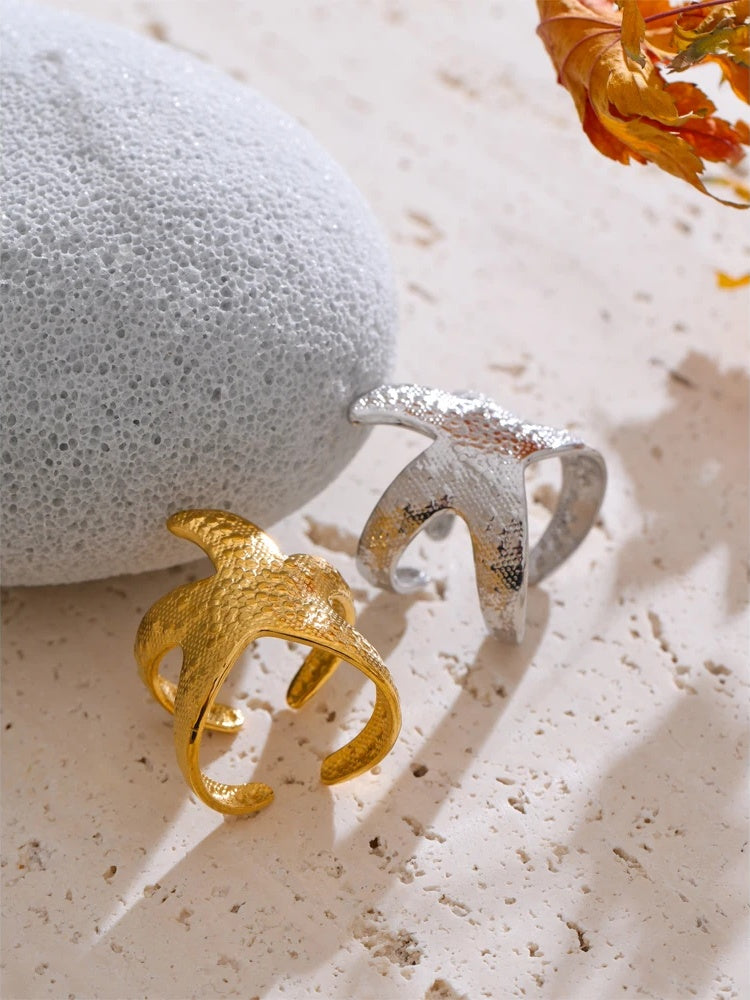 Hammered starfish open minimalist ring - product image