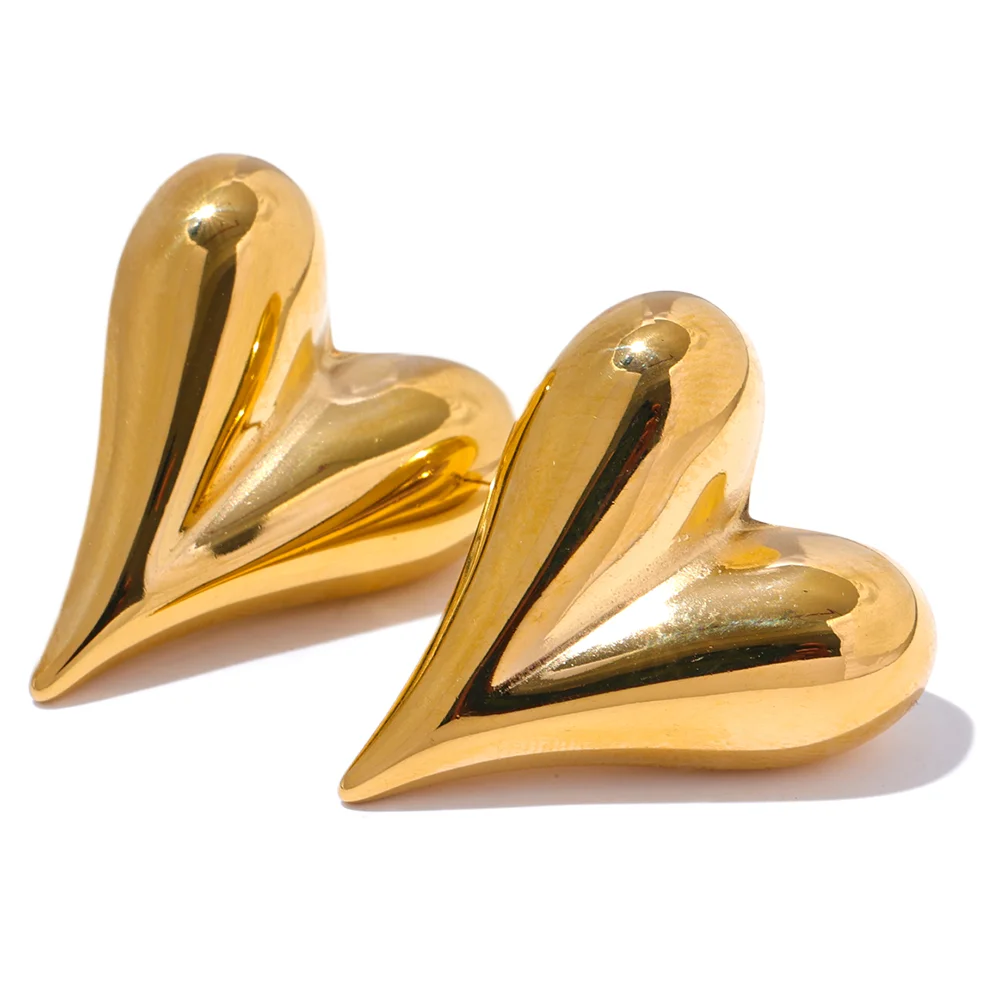 Heart cast high quality metal stud earrings - product image
