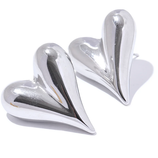 Heart cast high quality metal stud earrings - product image