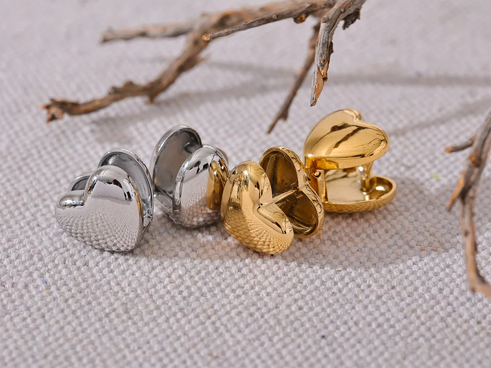 Heart love double face stud earrings - product image