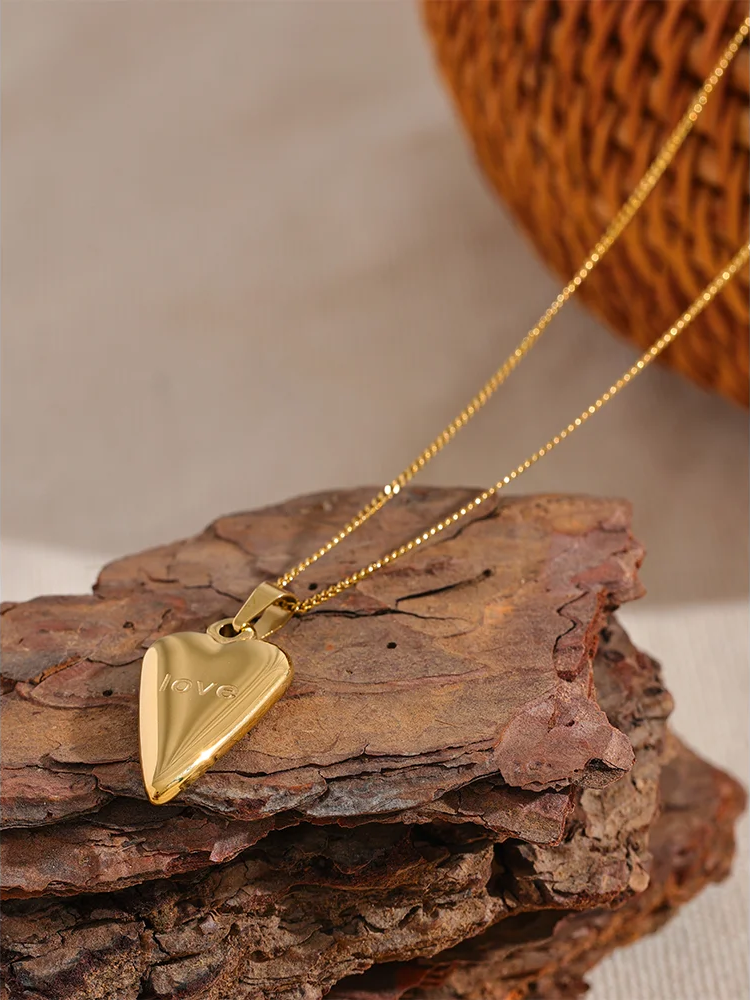 Heart love pendant collar necklace - product image