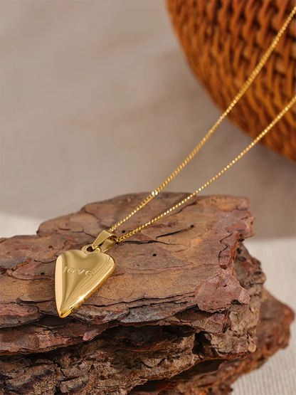 Heart love pendant collar necklace - product image