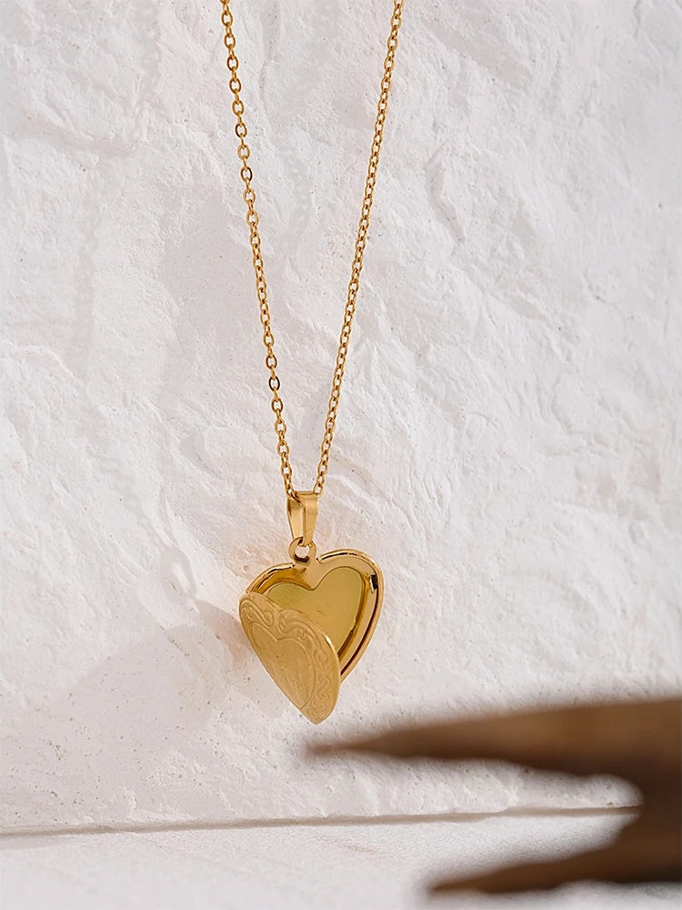 Heart pendant drop photo frame necklace women - product image