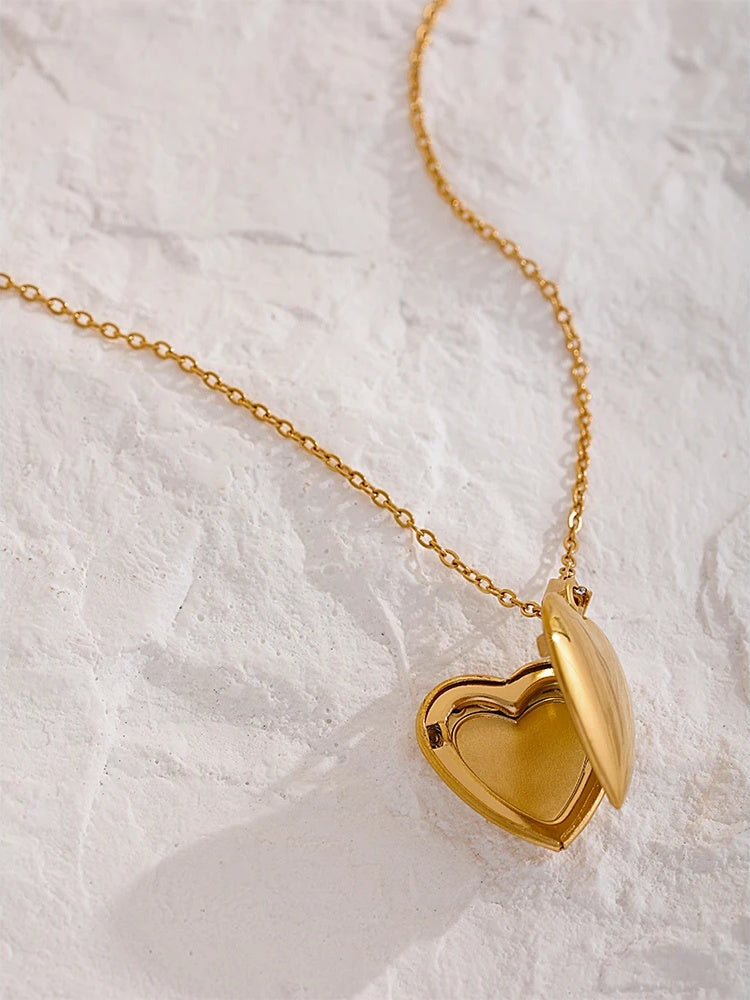 Heart pendant drop photo frame necklace women - product image