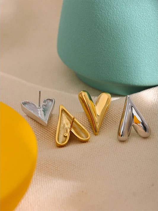 Heart stud push-back basic daily earrings - product image