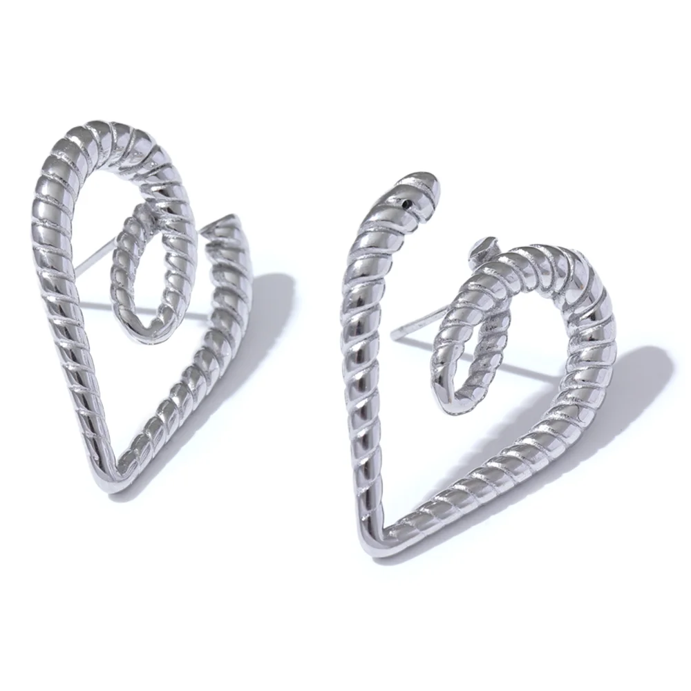 Heart sweet hollow gold color stud earrings - product image