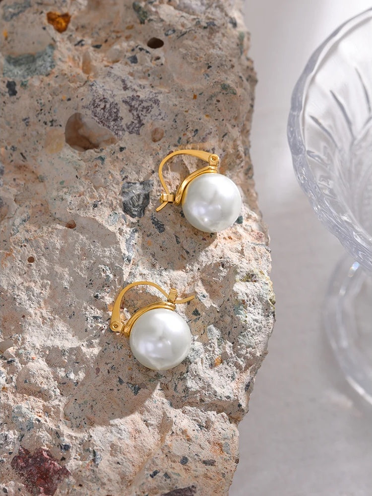 Imitation pearl contemporary hoop earrings - product image