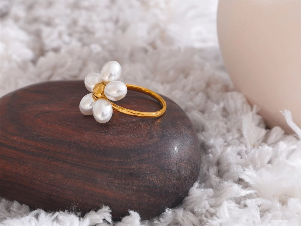 Imitation pearls flower adjustable chic ring - product image