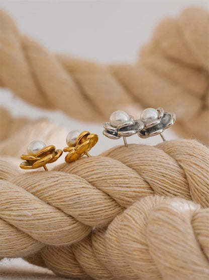 Imitation pearls flower stud charm earrings - product image