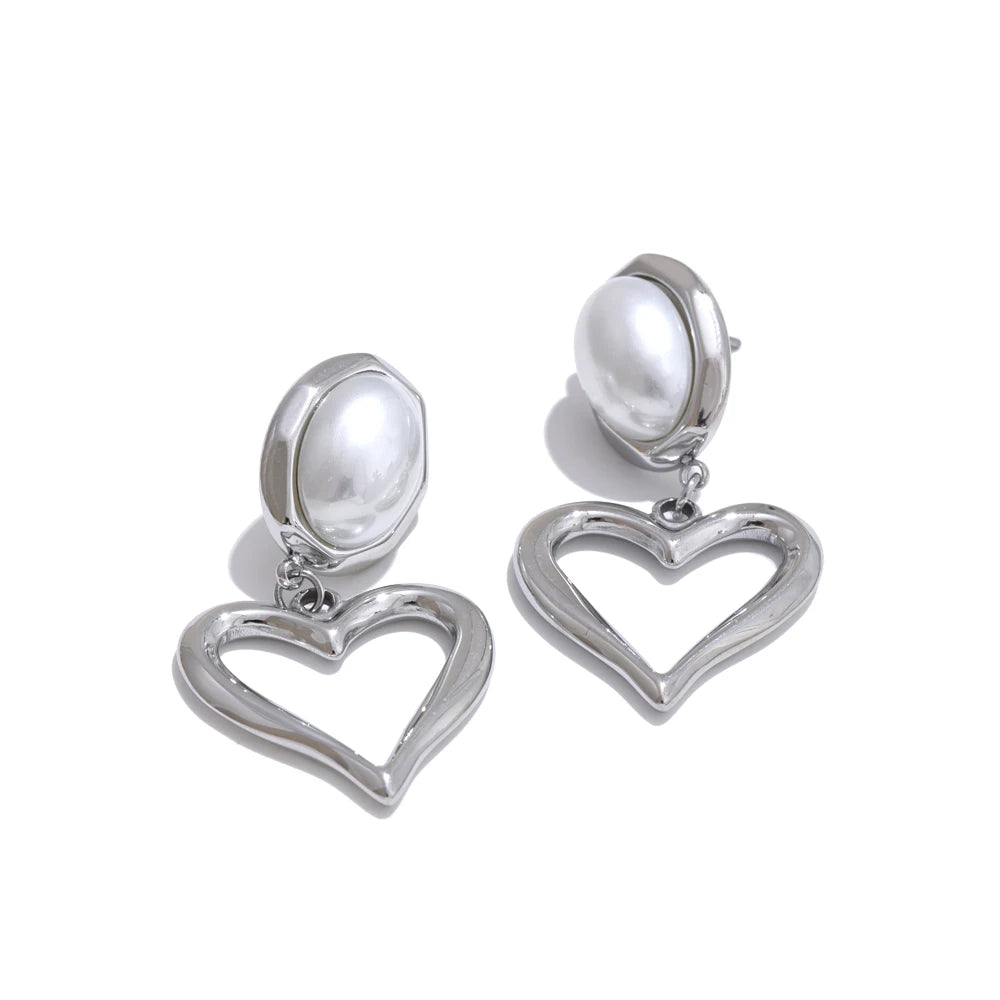 Imitation pearls heart drop earrings - product image