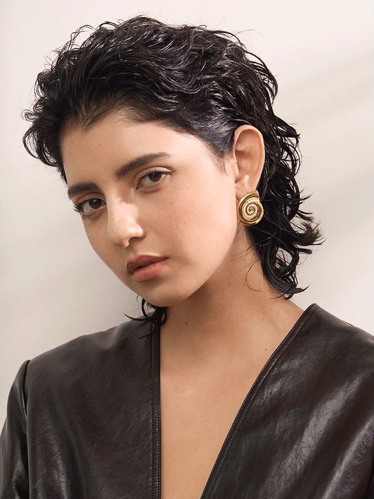 Imitation pearls metal shell abstract stud earrings - product image
