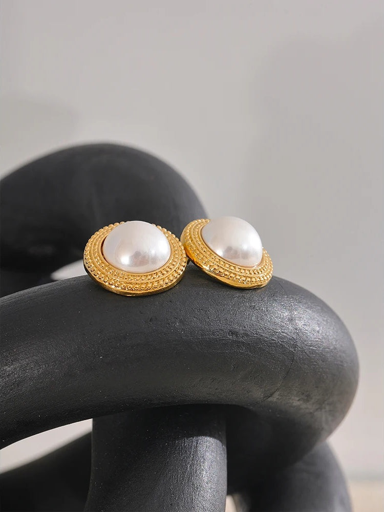 Imitation pearls round classic stud earrings - product image