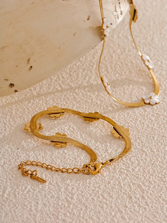 Imitation shell flower chain necklace bracelet set - product image
