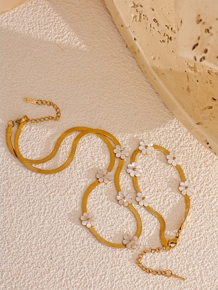 Imitation shell flower chain necklace bracelet set - product image