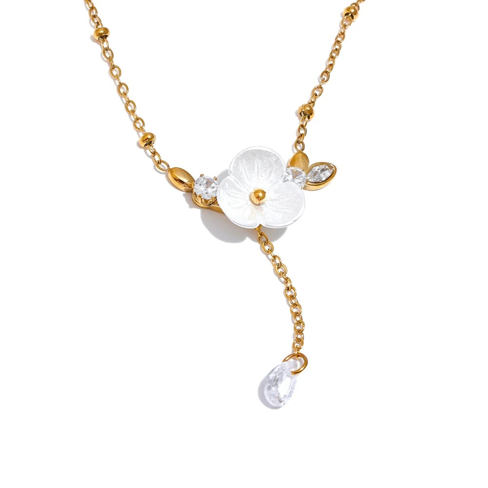 Imitation shell flower zircon pendant necklace - product image