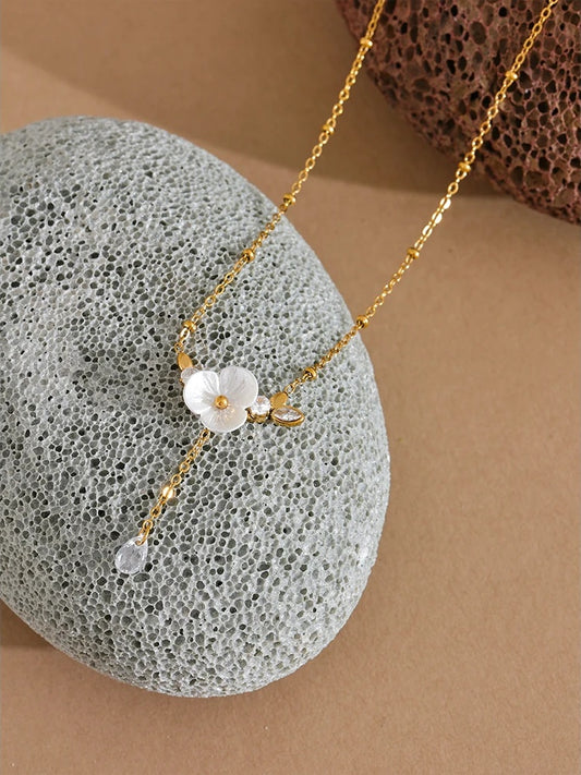 Imitation shell flower zircon pendant necklace - product image